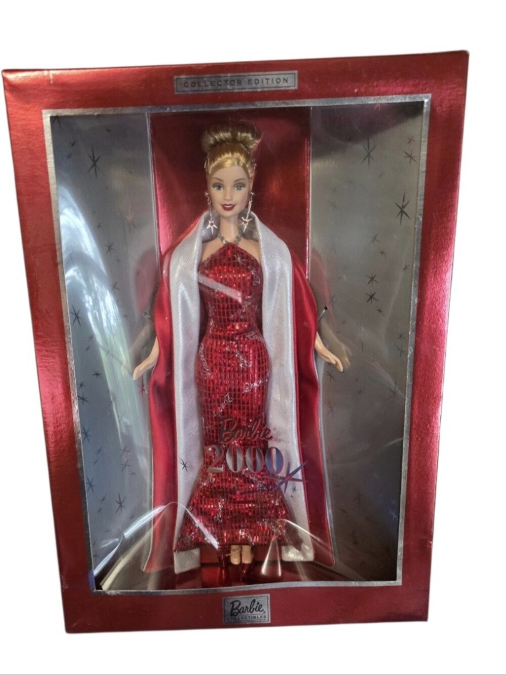 👄 Barbie 2000 W/Red Sequin Gown with White Trim Cape